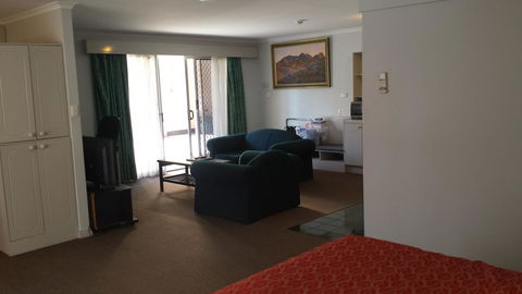 Stay At Alice Springs Hotel - Holiday Find 21