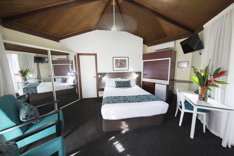 Palms City Resort - Holiday Find 36