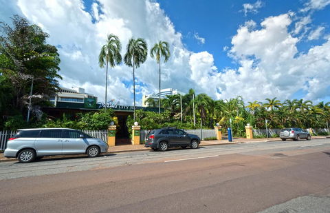 Palms City Resort - Holiday Find 25