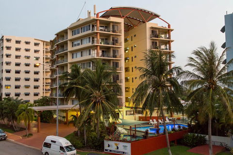 Cullen Bay Resorts - Holiday Find 0