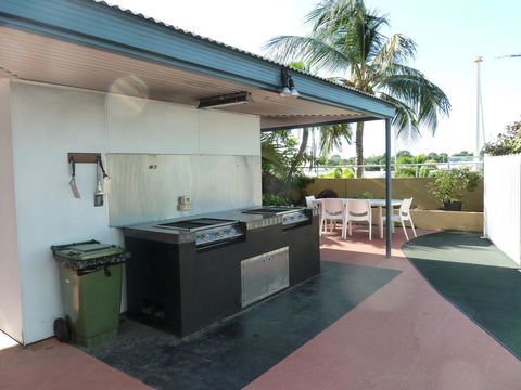 Cullen Bay Resorts - Holiday Find 19