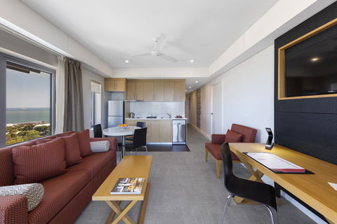 Oaks Darwin Elan Hotel - Holiday Find 17