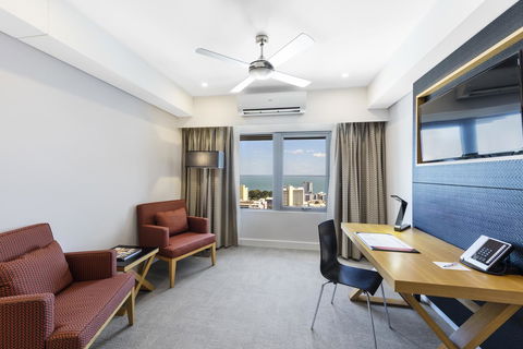Oaks Darwin Elan Hotel - Holiday Find 13