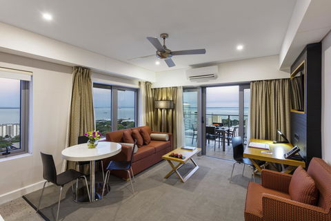 Oaks Darwin Elan Hotel - Holiday Find 2