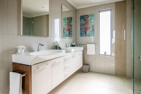 ZEN BY THE WATER - Esplanade Darwin Retreat - Holiday Find 11