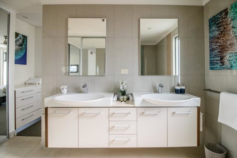 ZEN BY THE WATER - Esplanade Darwin Retreat - Holiday Find 12