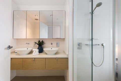 Darwin Waterfront Luxury Suites - Holiday Find 33