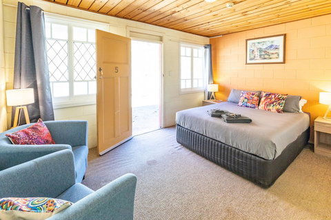 Glen Helen Lodge - Holiday Find 15