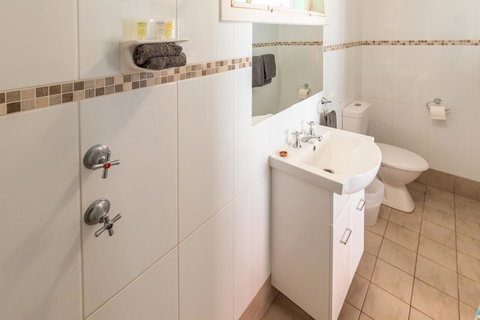 Glen Helen Lodge - Holiday Find 22