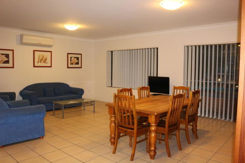 Golden Sands Motor Inn - Holiday Find 13