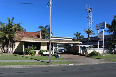 Golden Sands Motor Inn - Holiday Find 18