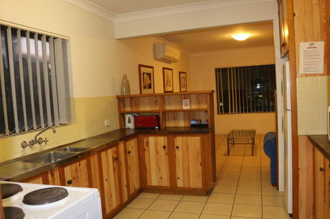 Golden Sands Motor Inn - Holiday Find 7
