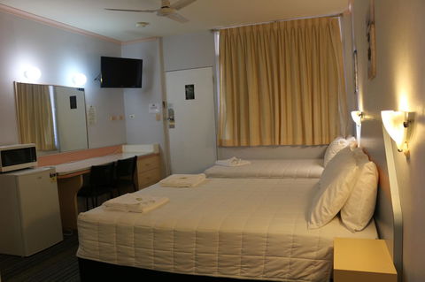 Golden Sands Motor Inn - Holiday Find 25