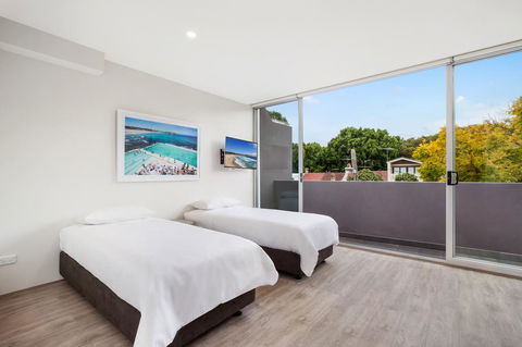 Bondi Beach Studio King Suite + Balcony - Holiday Find 1