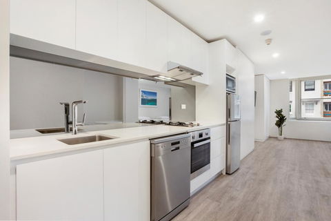 Bondi Beach Studio King Suite 2 - Holiday Find 3