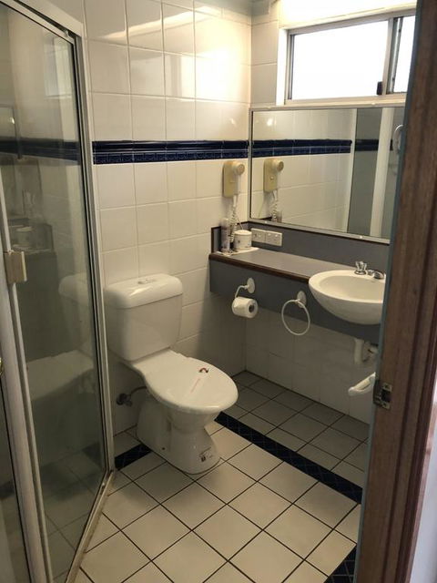 Bororen Hotel Motel - Holiday Find 3