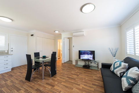 Bottletree Apartments On Garget - Holiday Find 2