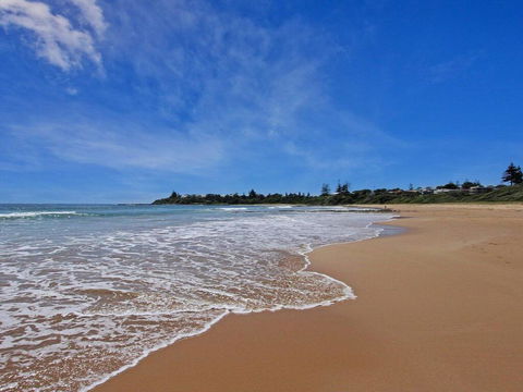 Bowery Beach House - Spacious Family Accommodation - Holiday Find 0