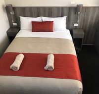 Bradman Motor Inn - Holiday Find