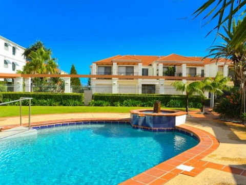 Breakers 1/8 - Holiday Find 1