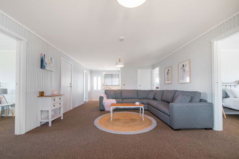 Bridport Holiday House - Holiday Find 0