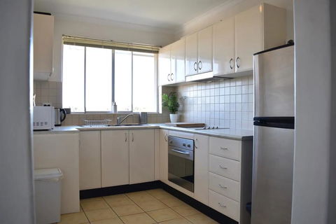 BRIGHT And Airy TOP FLOOR Apartment With FAB Views - Holiday Find 2
