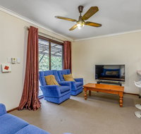 Bright Neat  Convenient House - Holiday Find