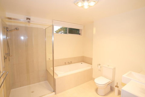 Broadbeach Inverloch Resort - Holiday Find 1