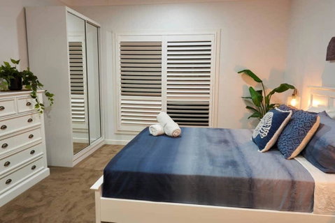 Broadbeach Waters Home With Private Pool - Holiday Find 1