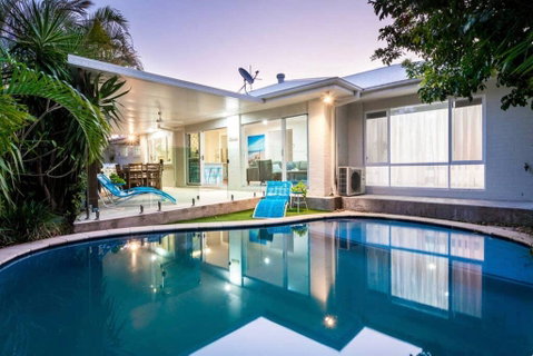 Broadbeach Waters Home With Private Pool - Holiday Find 0