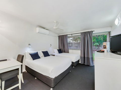Brook Hotel - Holiday Find 3