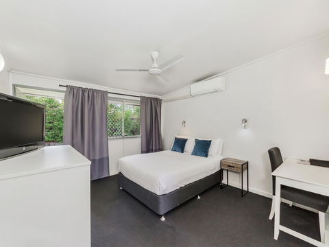Brook Hotel - Holiday Find 1