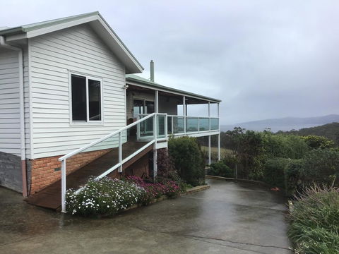 Bruny Sunset Beach GateAway - Holiday Find 0