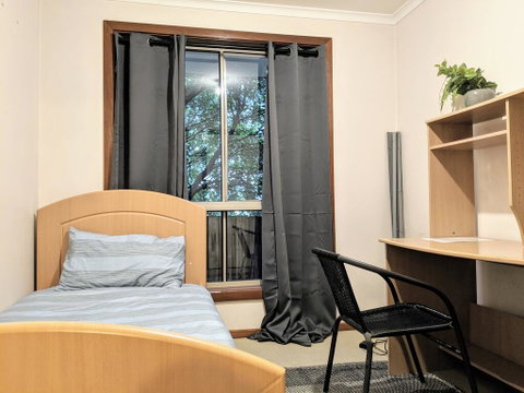Budget Clayton Homestay - Holiday Find 0
