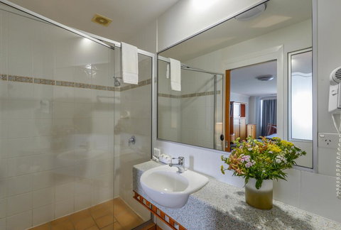 Burnett Riverside Hotel - Holiday Find 2