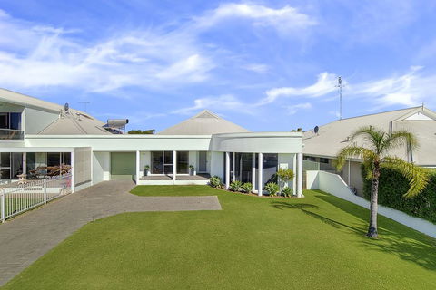 Busselton Beach House - Holiday Find 0