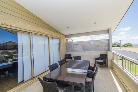 Busselton Holiday Home - Holiday Find 2