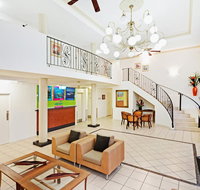 Cairns Queens Court - Holiday Find