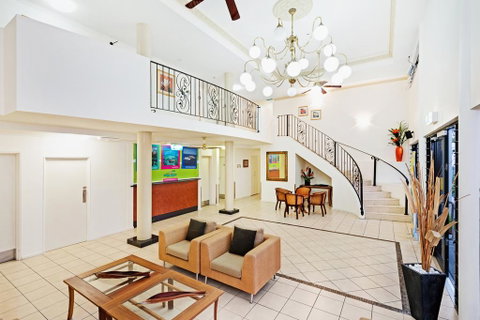 Cairns Queens Court - Holiday Find 0