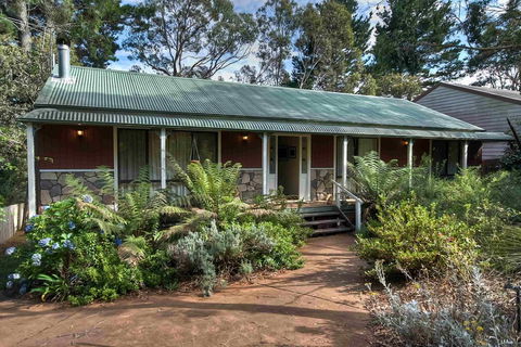 Camelot - Holiday Find 0