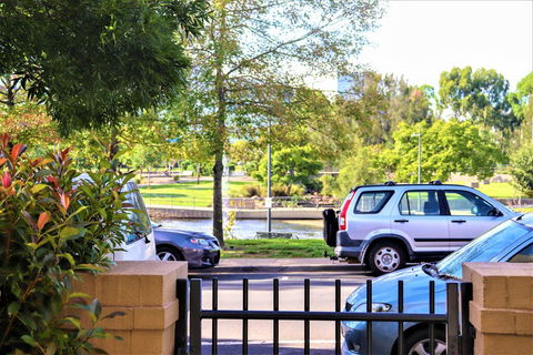 Campbelltown Most Sought After Park Central Home - Holiday Find 1