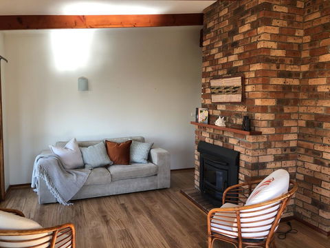Canberra Cres 42 Burrill Lake - Holiday Find 2