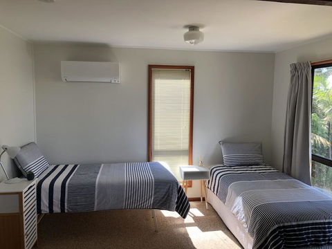 Canberra Cres 42 Burrill Lake - Holiday Find 1