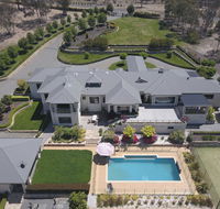 Canberra Luxury Estate - Holiday Find