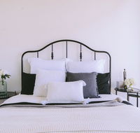 Capitol Executive Apartment on London Circuit - Holiday Find