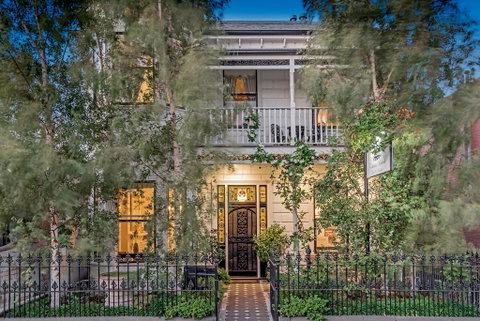 Captains Retreat Apartments And Cottages - Holiday Find 0