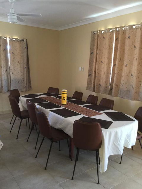 Caretakers Cottage Budget Accommodation - Holiday Find 1