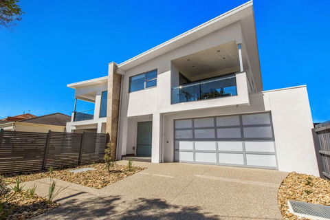 CASABLANCA - DROMANA - Holiday Find 0