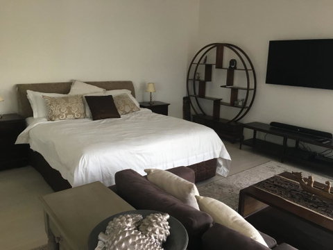 Casablanca, Peaceful Couples Retreat, Avalon Beach - Holiday Find 2
