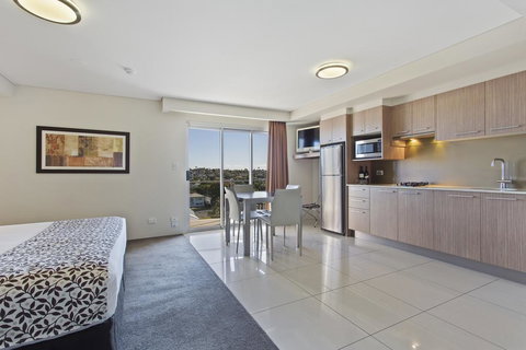 CBD Executive Apartments - Holiday Find 2